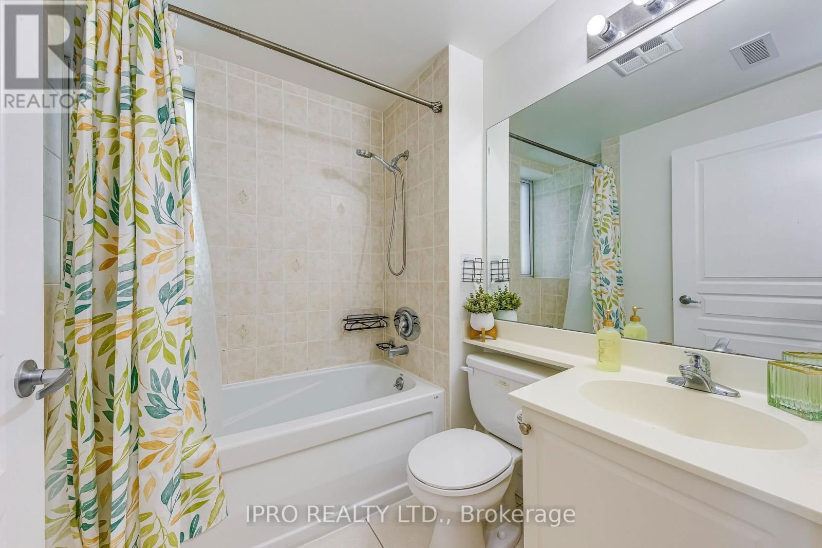 604 - 220 BURNHAMTHORPE ROAD WEST Image 18
