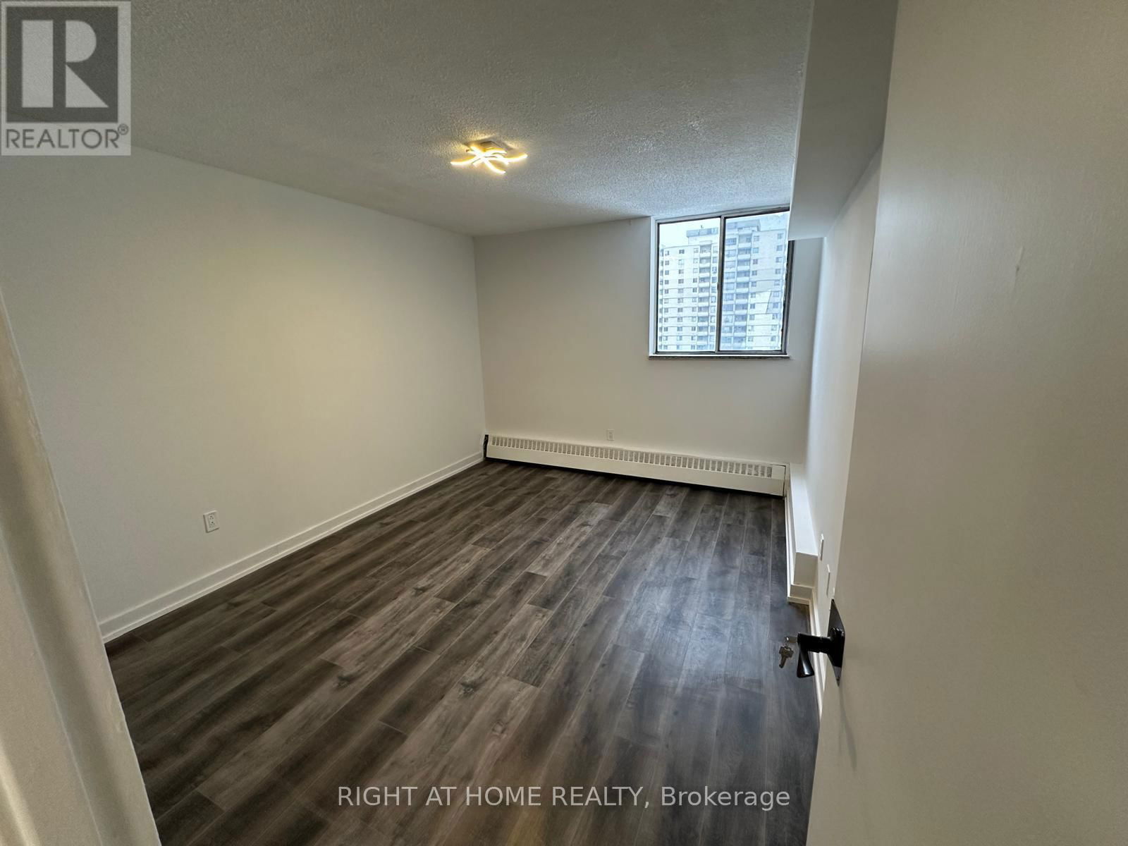 1616 - 320 DIXON ROAD Image 7