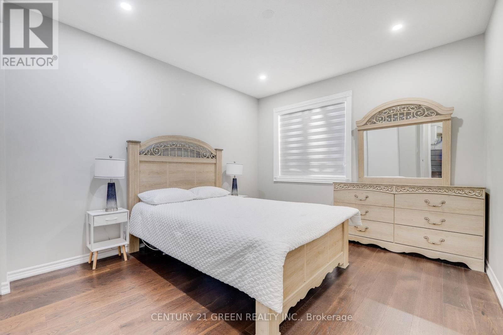 1436 CONNAUGHT TERRACE Image 27