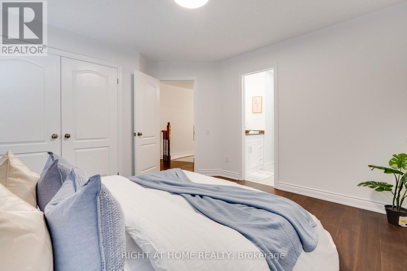 3456 REBECCA STREET Image 32