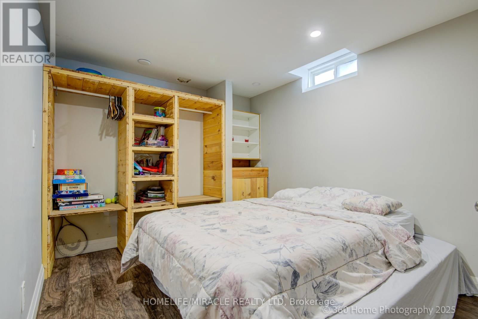 1044 ZIMMERMAN CRESCENT Image 32