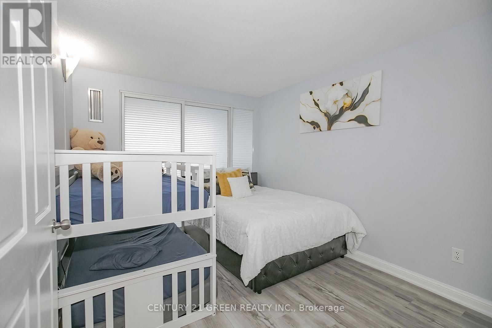 1503 - 22 HANOVER ROAD Image 24