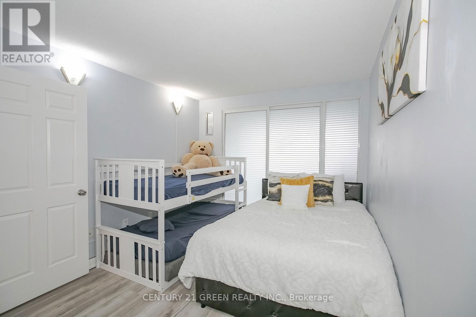 1503 - 22 HANOVER ROAD Image 25