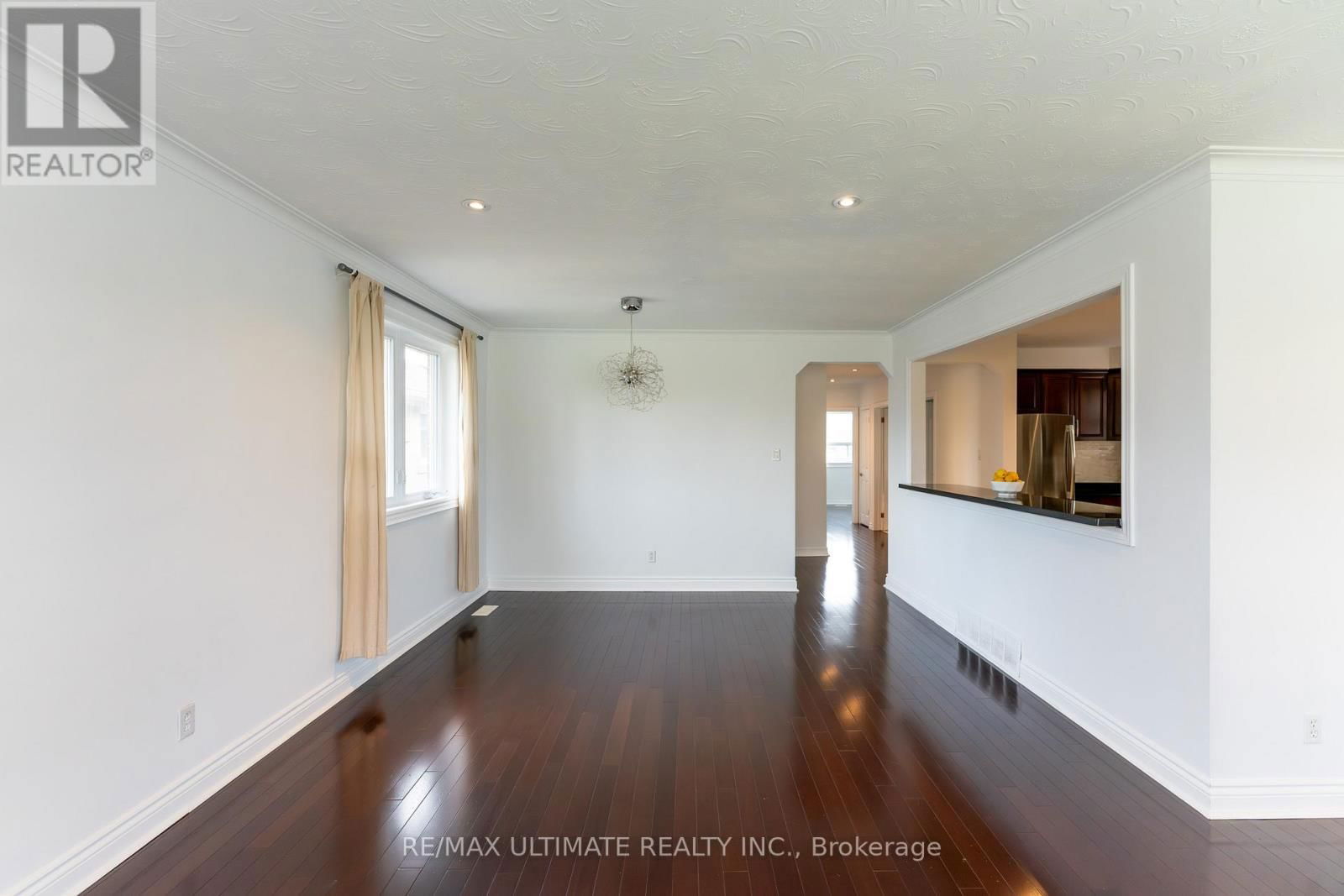 6 BASKERVILLE CRESCENT Image 15