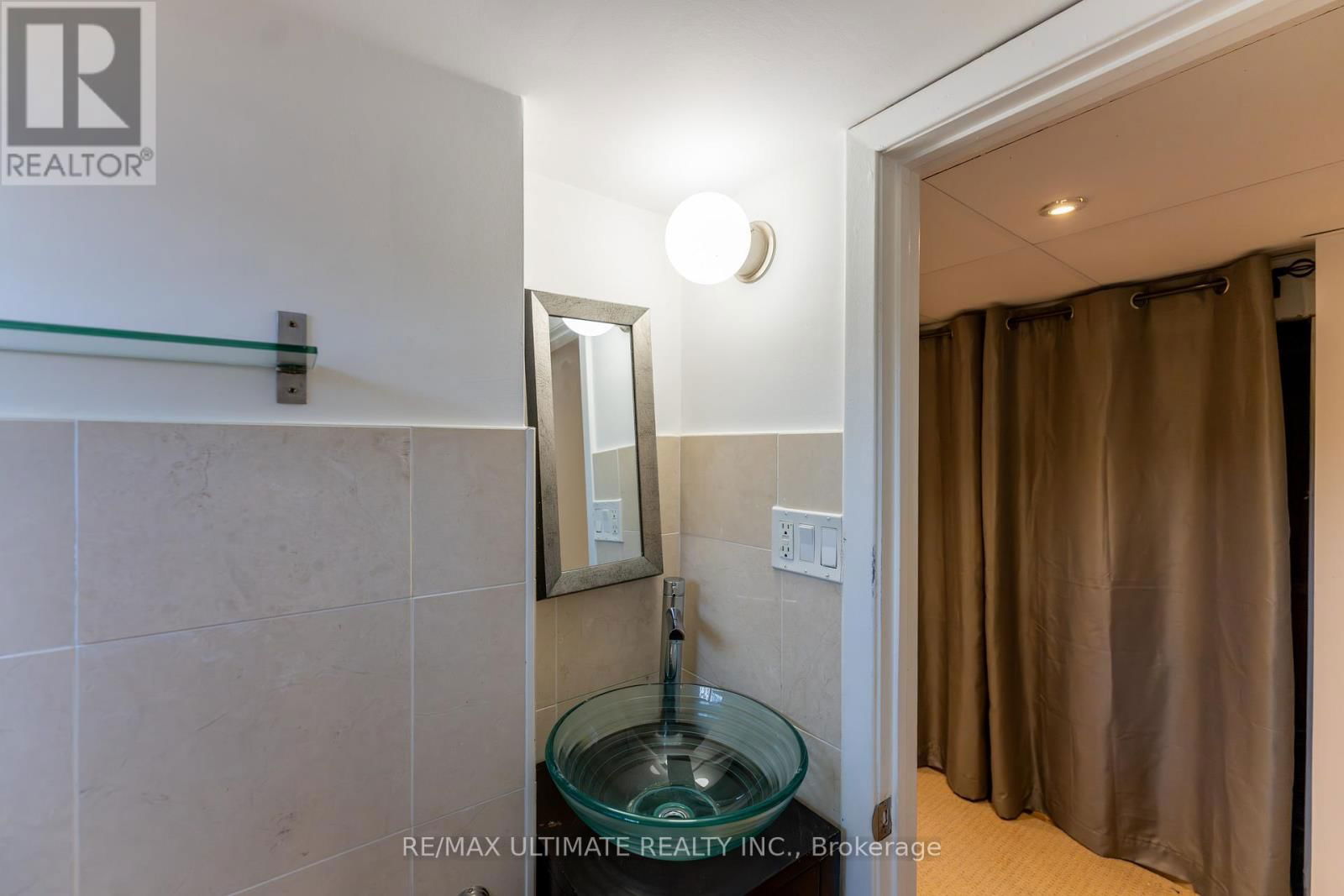 6 BASKERVILLE CRESCENT Image 23