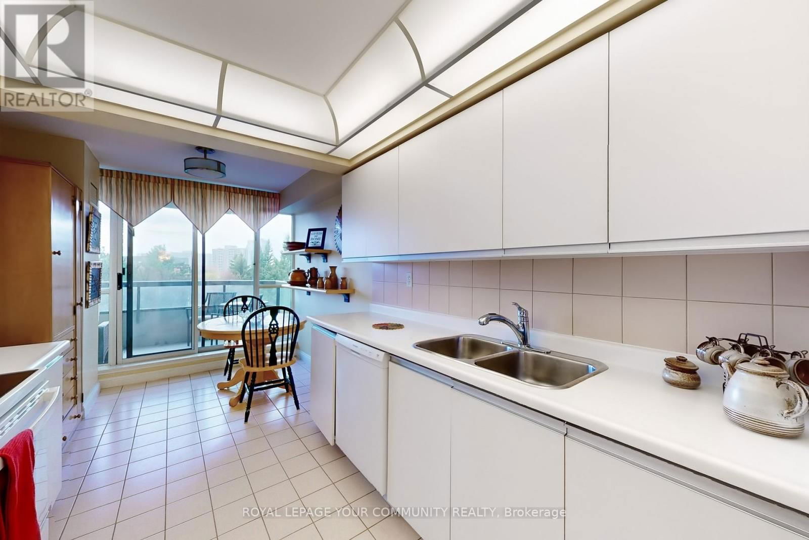 404 - 24 HANOVER ROAD Image 11