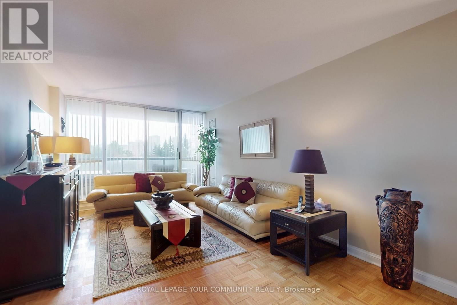 404 - 24 HANOVER ROAD Image 4