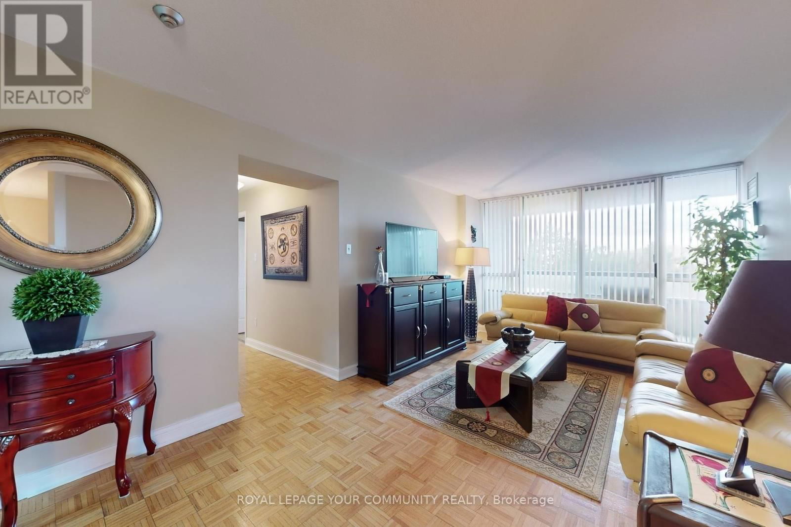 404 - 24 HANOVER ROAD Image 6