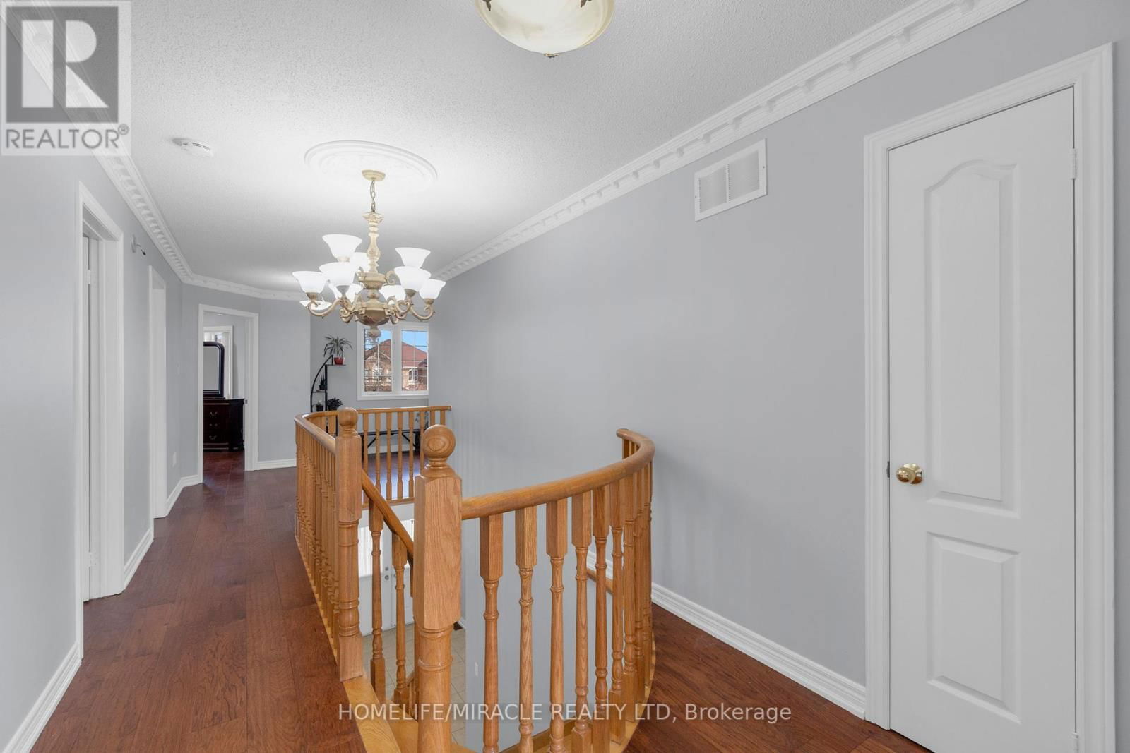 18 HARTWELL GATE Image 26