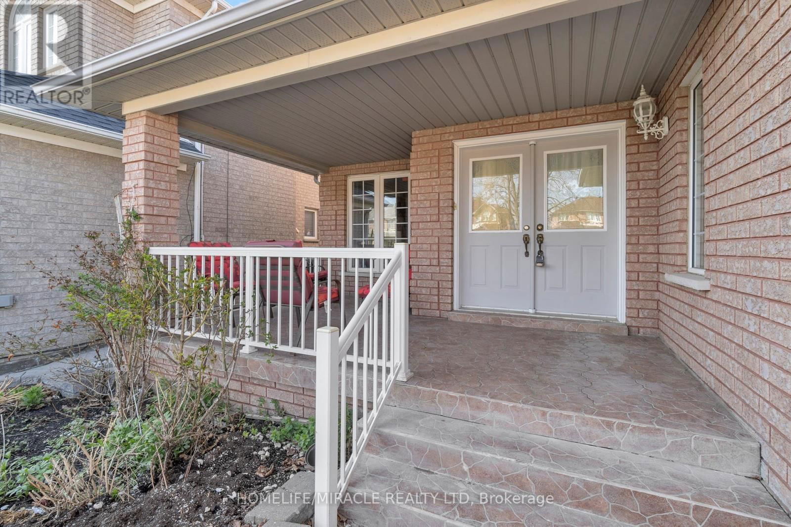 18 HARTWELL GATE Image 4