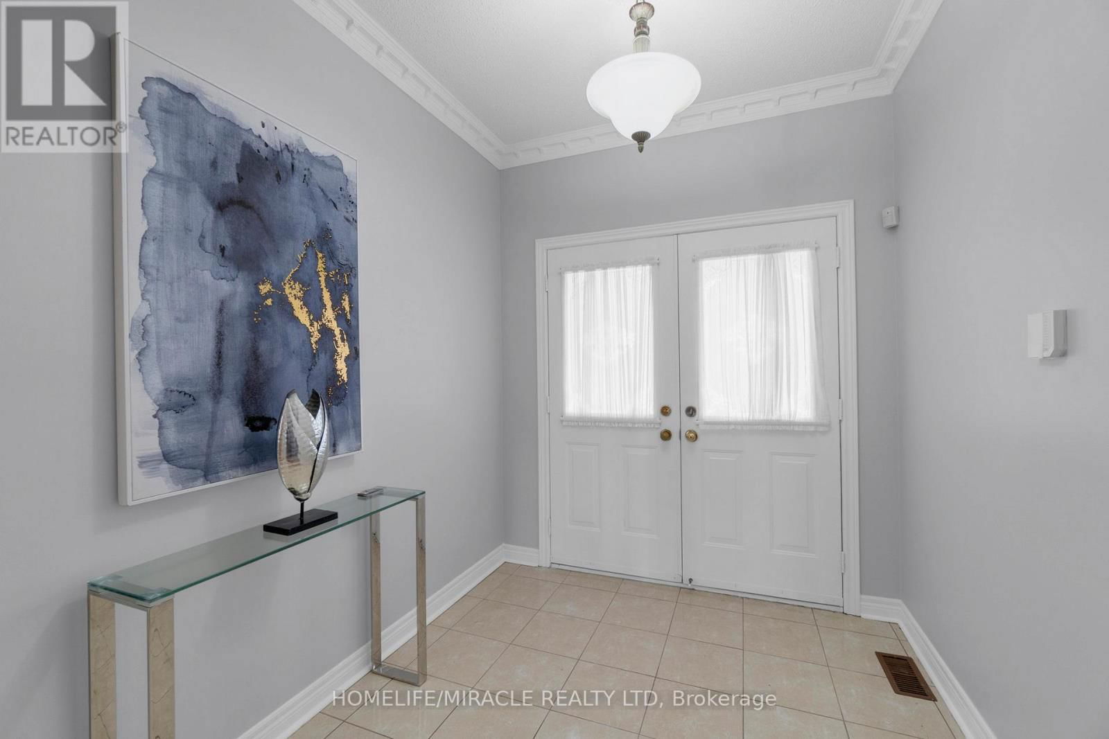 18 HARTWELL GATE Image 5