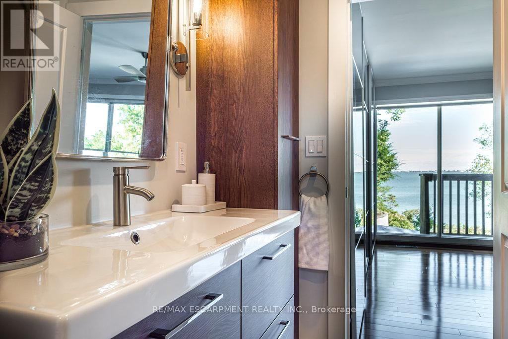 822 DANFORTH PLACE Image 19