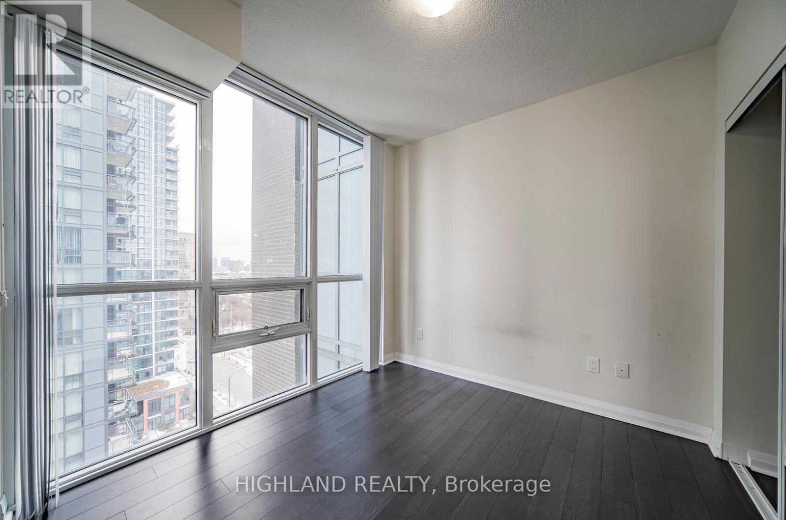 1319 - 5033 FOUR SPRINGS AVENUE Image 24