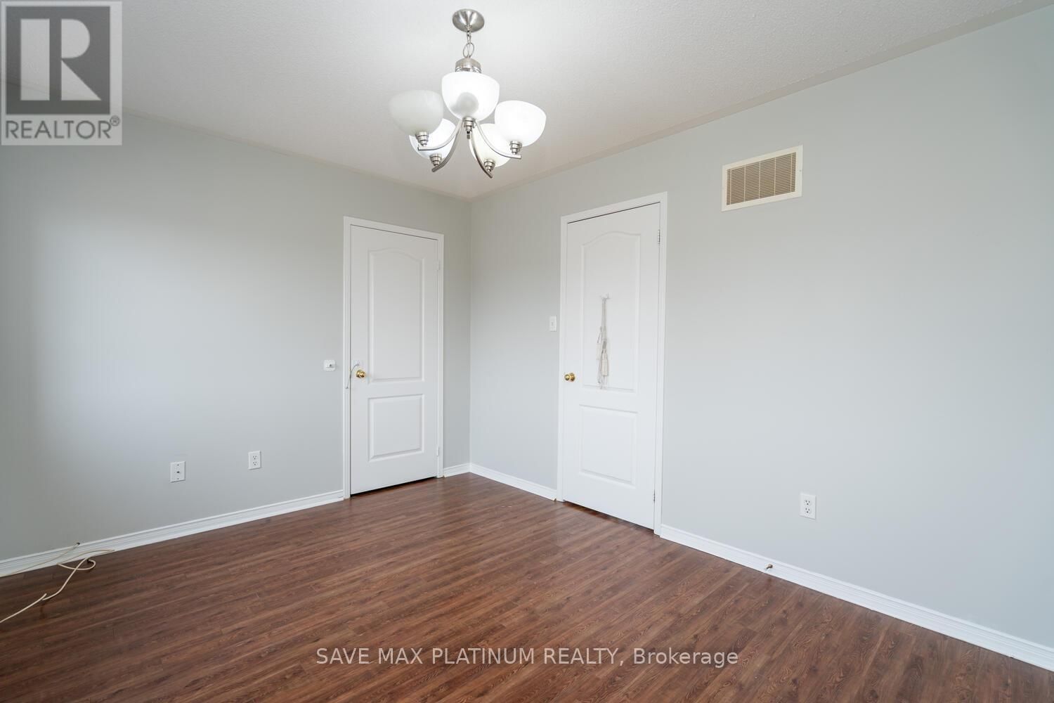 98 CROWN VICTORIA DRIVE Image 30