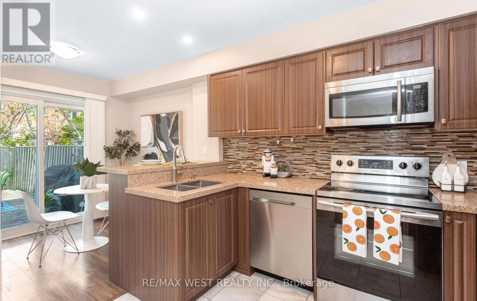 3953 FREEMAN TERRACE Image 18