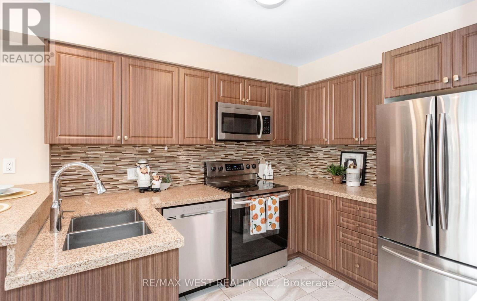 3953 FREEMAN TERRACE Image 27