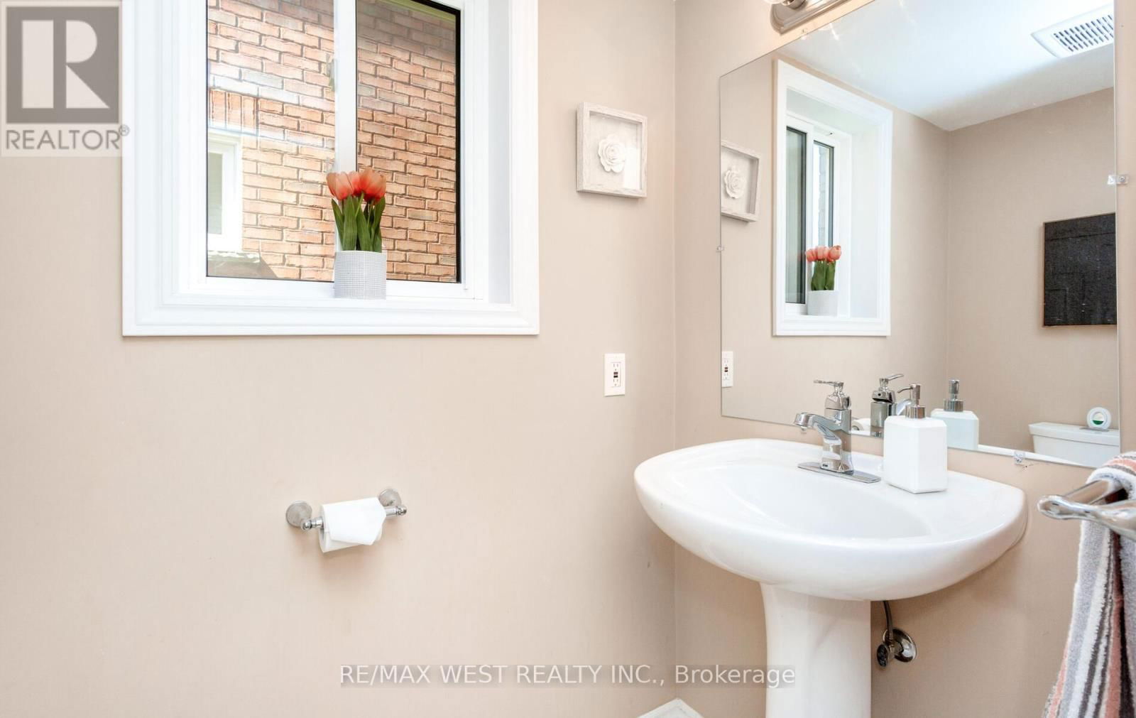 3953 FREEMAN TERRACE Image 28