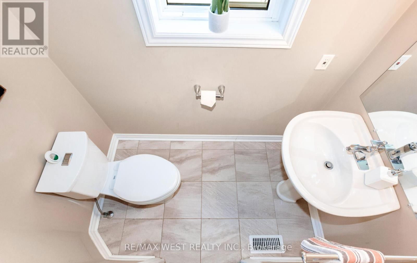 3953 FREEMAN TERRACE Image 29