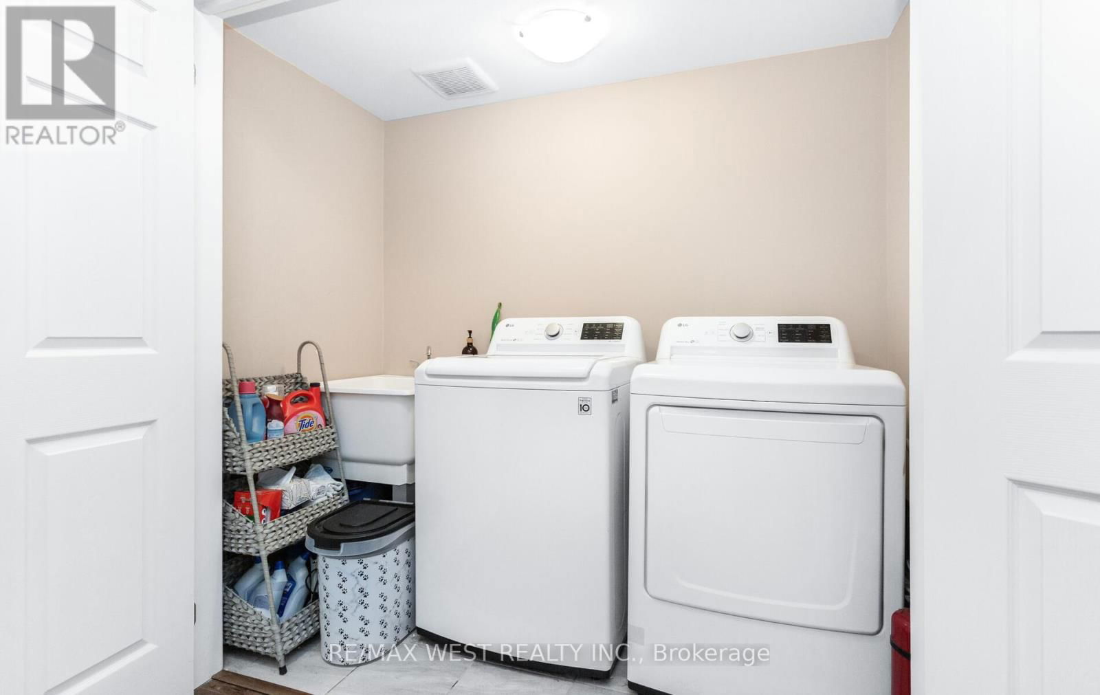 3953 FREEMAN TERRACE Image 30