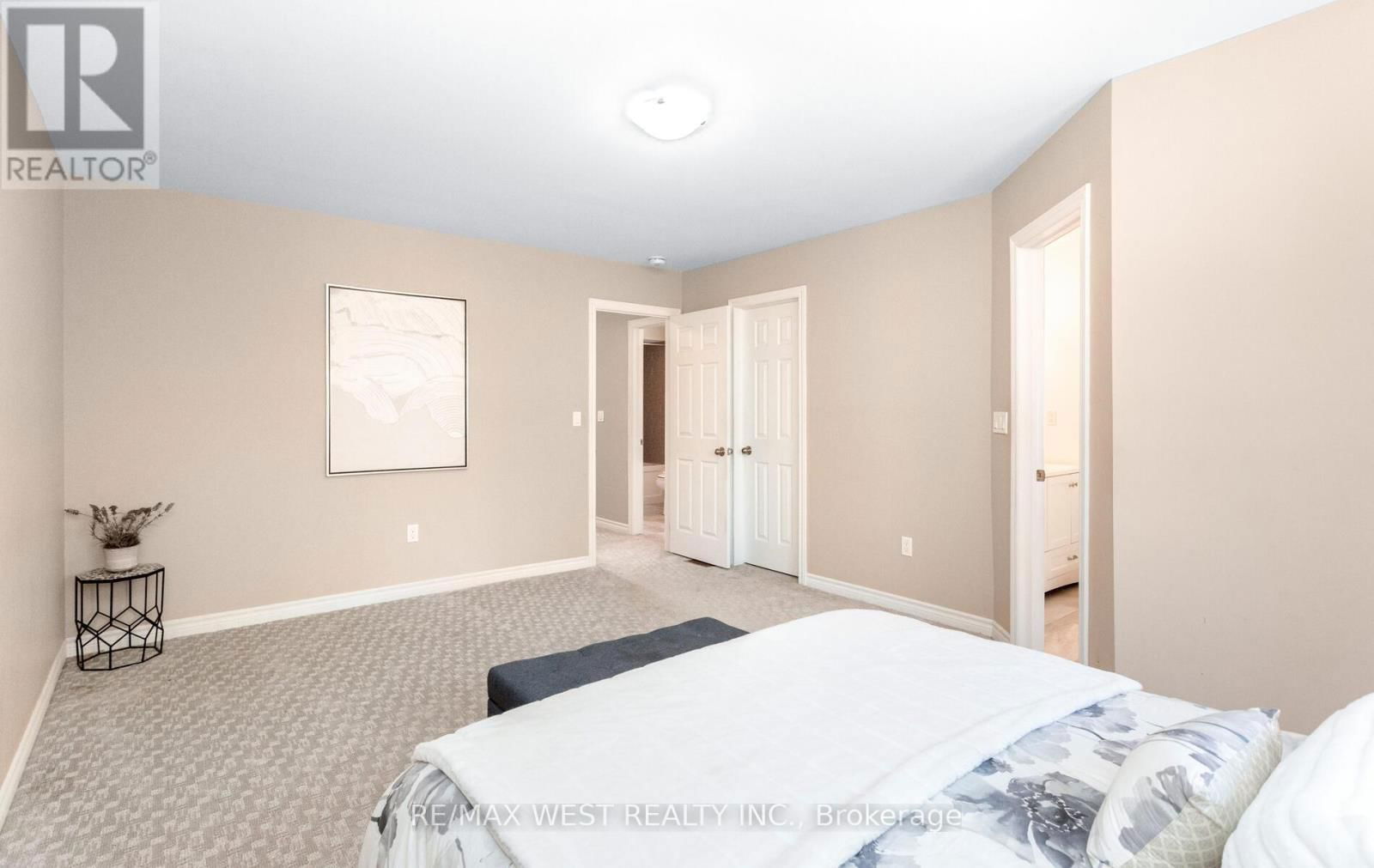 3953 FREEMAN TERRACE Image 35