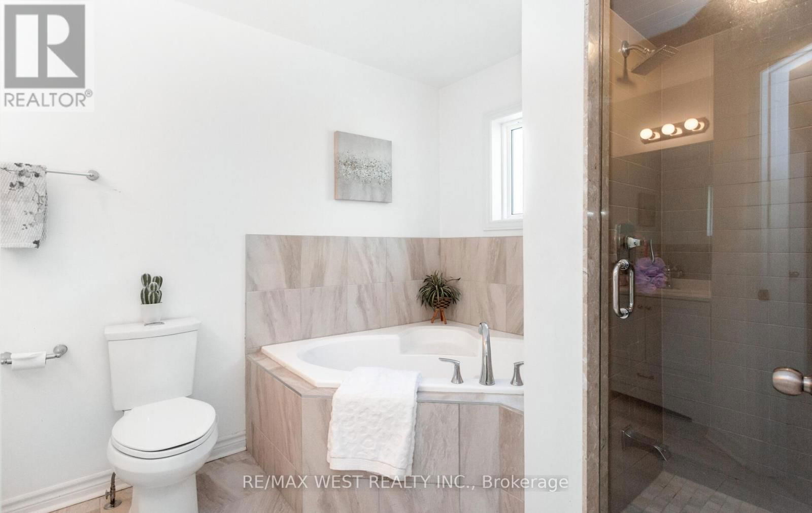3953 FREEMAN TERRACE Image 36