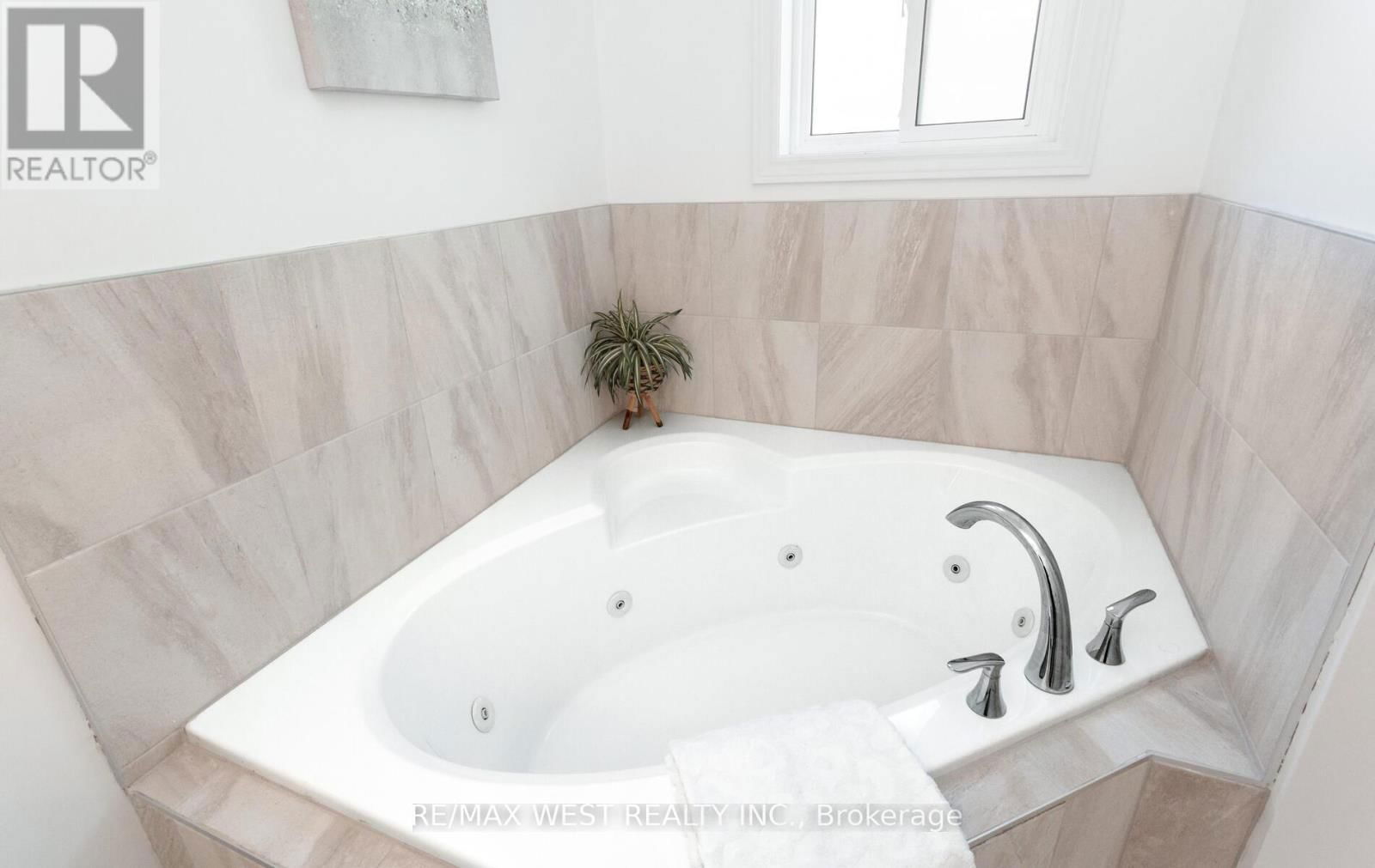 3953 FREEMAN TERRACE Image 38