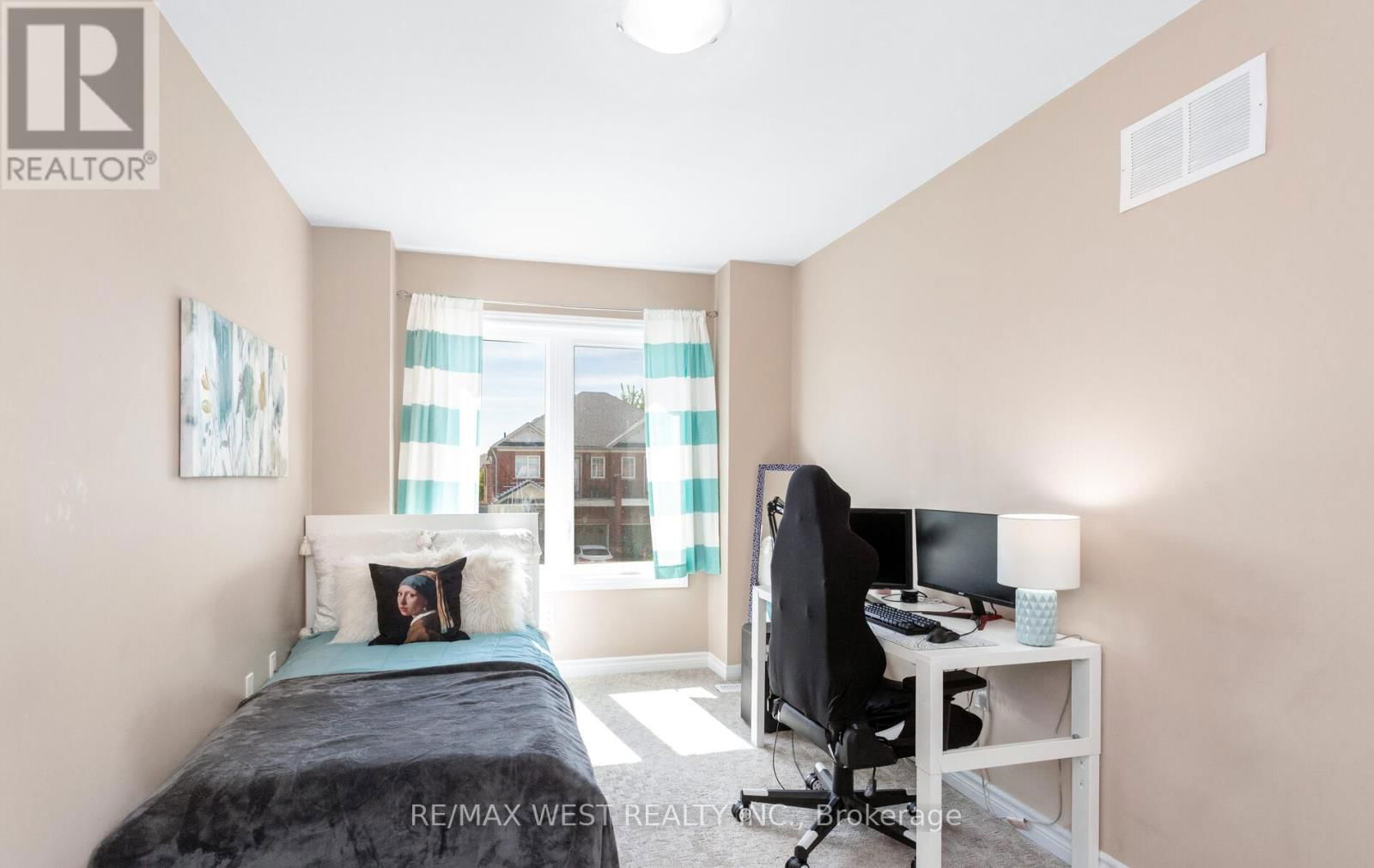 3953 FREEMAN TERRACE Image 43