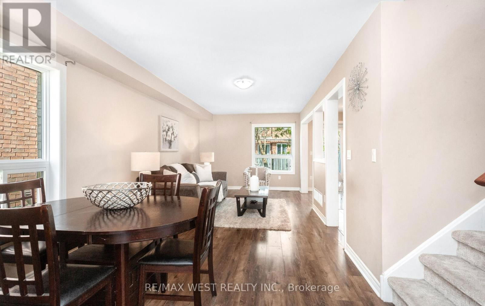 3953 FREEMAN TERRACE Image 9