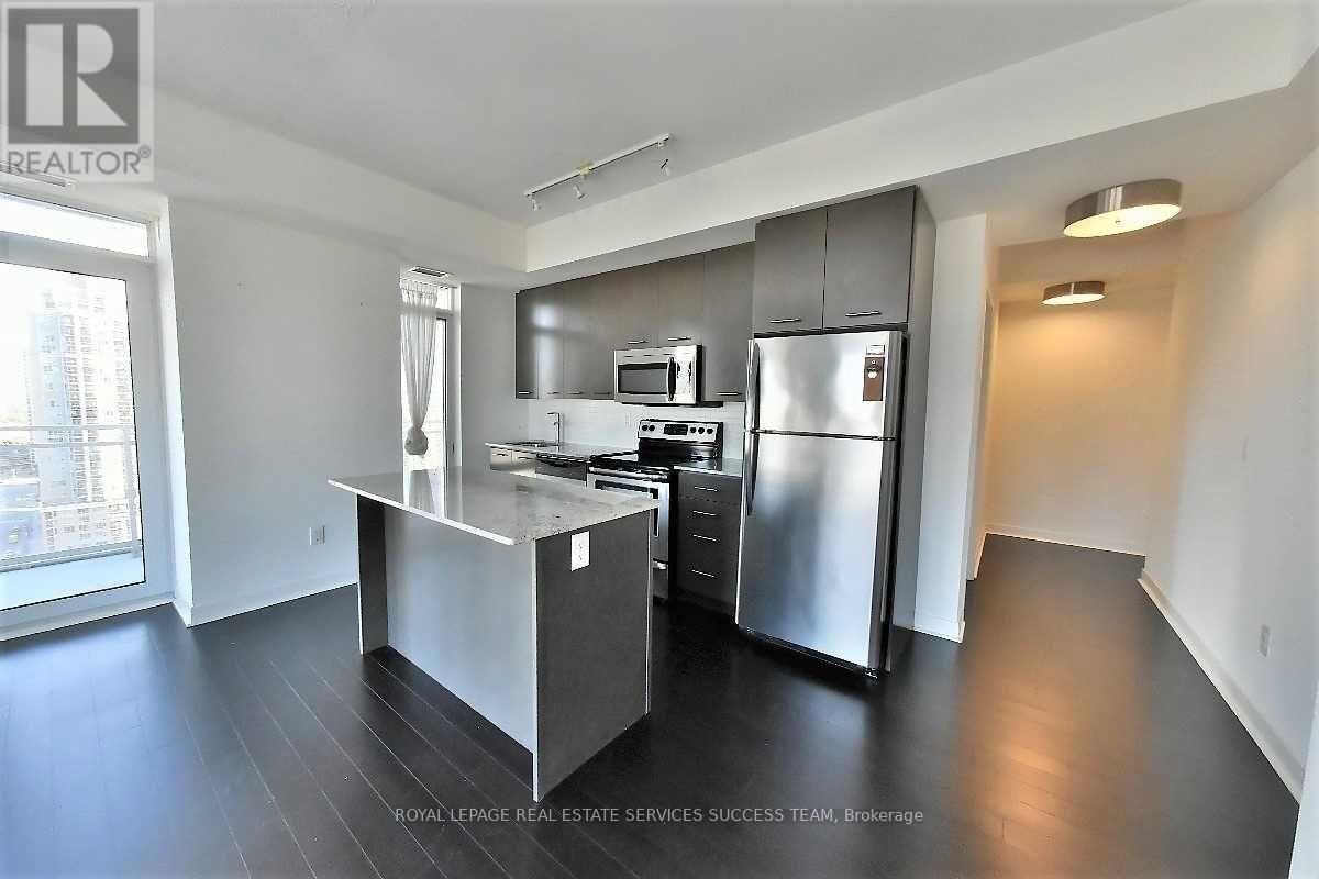 1802 - 365 PRINCE OF WALES DRIVE Image 3