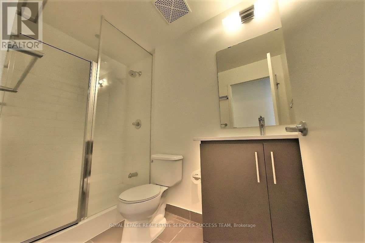 1802 - 365 PRINCE OF WALES DRIVE Image 4