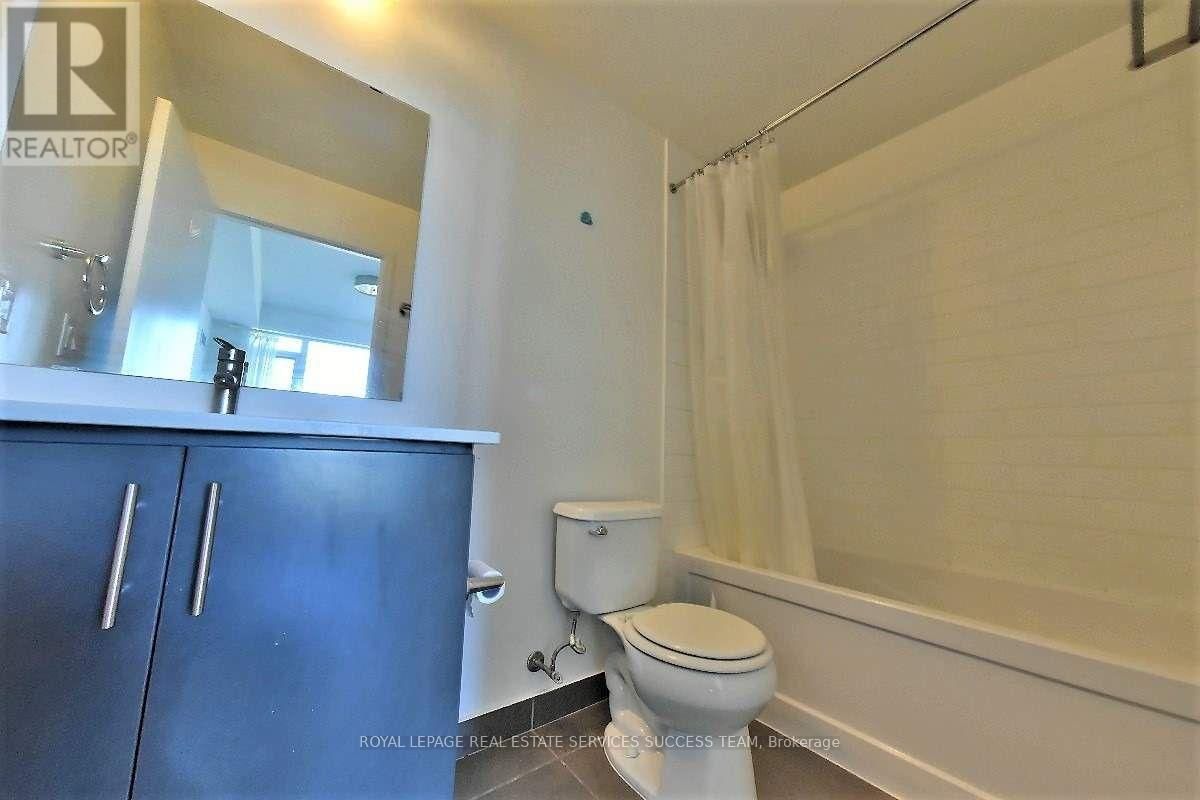 1802 - 365 PRINCE OF WALES DRIVE Image 6