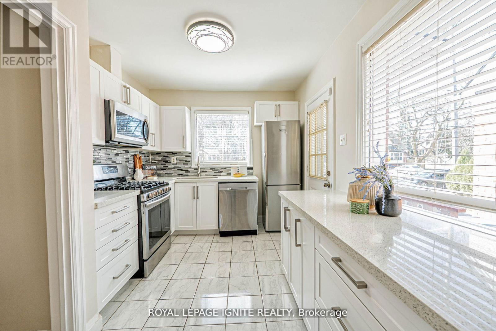 53 RIVERVIEW HEIGHTS Image 12