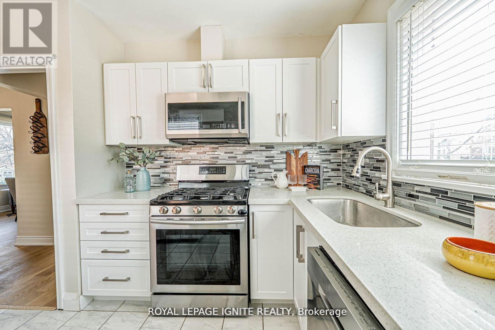 53 RIVERVIEW HEIGHTS Image 14