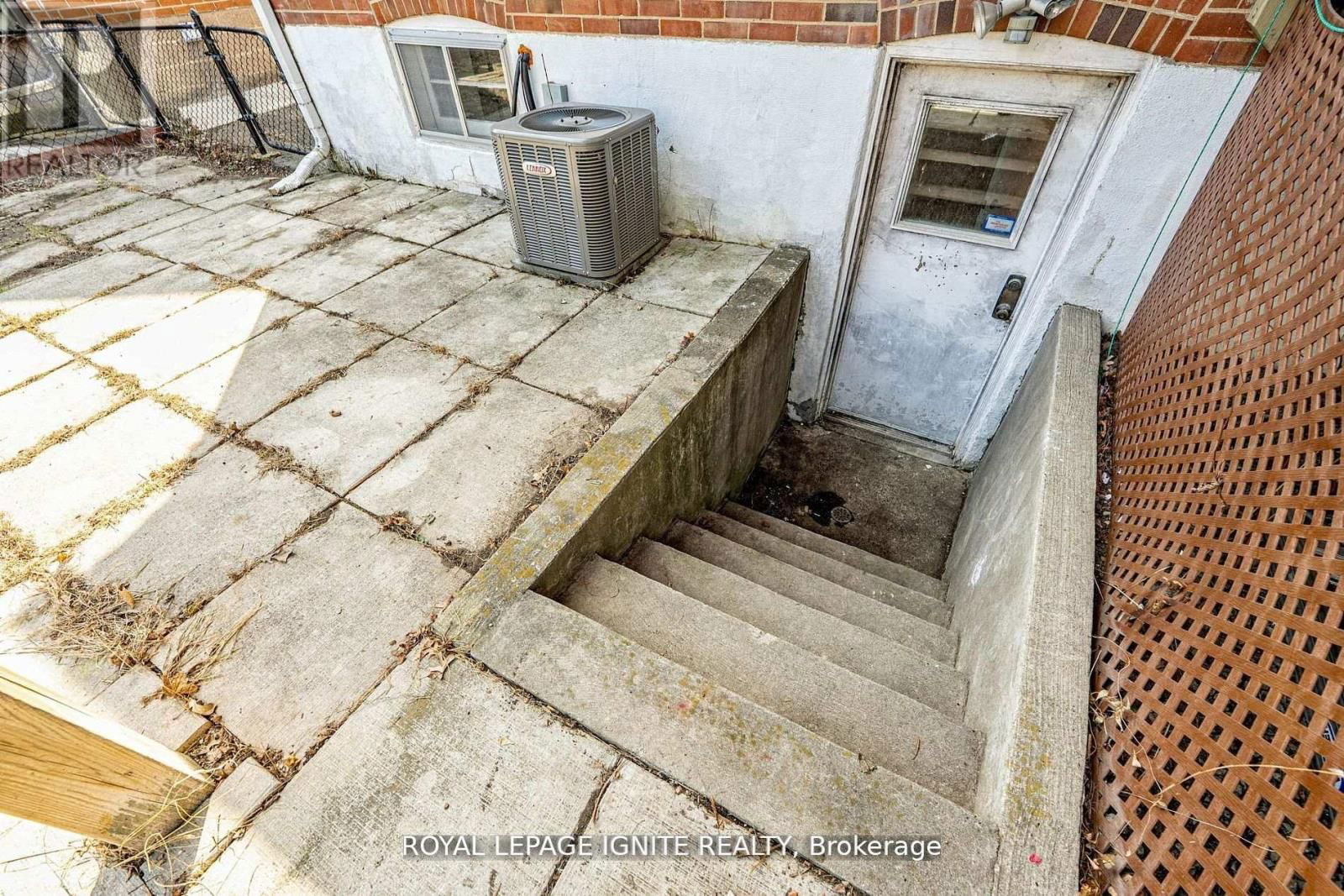 53 RIVERVIEW HEIGHTS Image 24