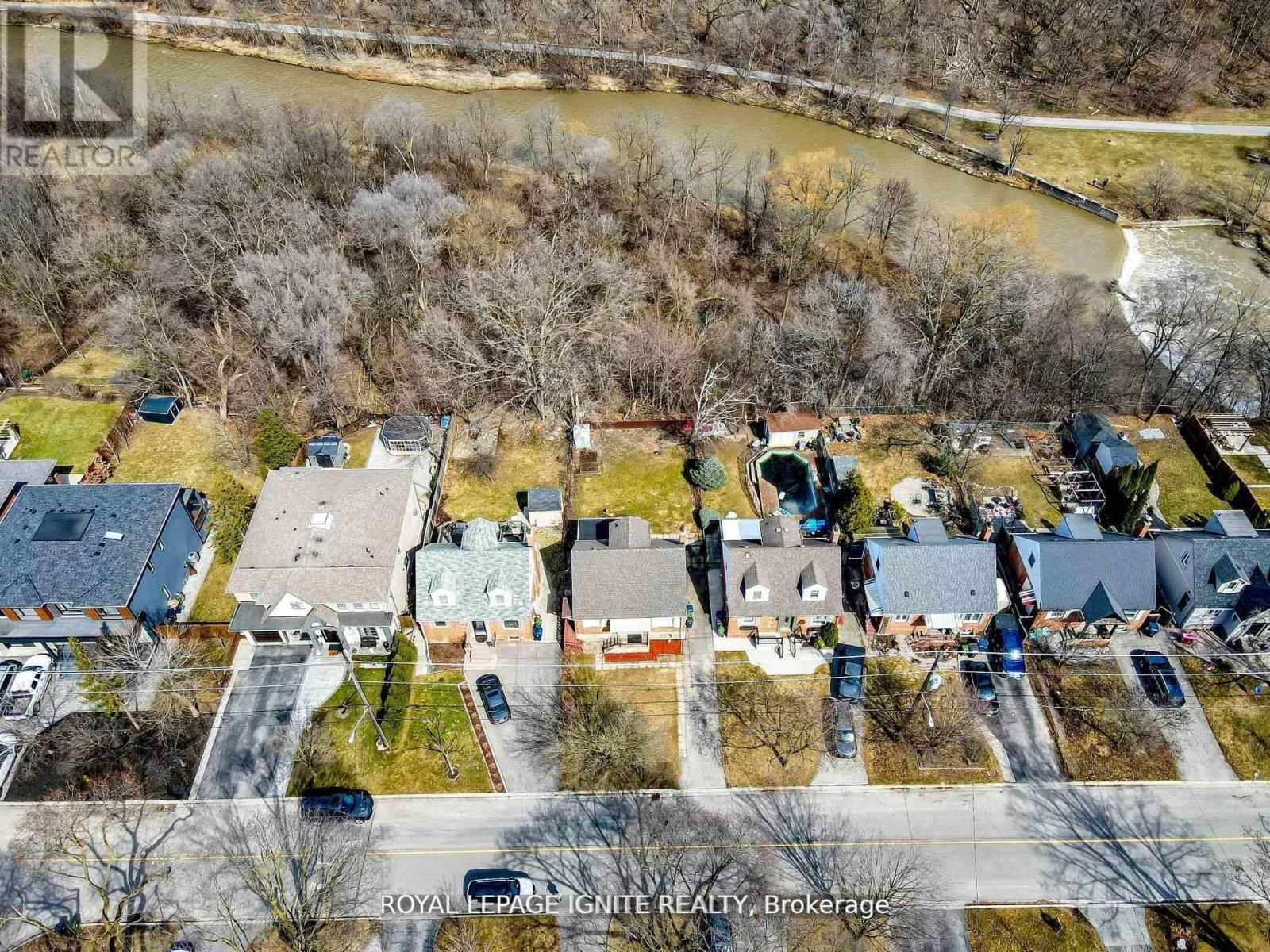 53 RIVERVIEW HEIGHTS Image 36