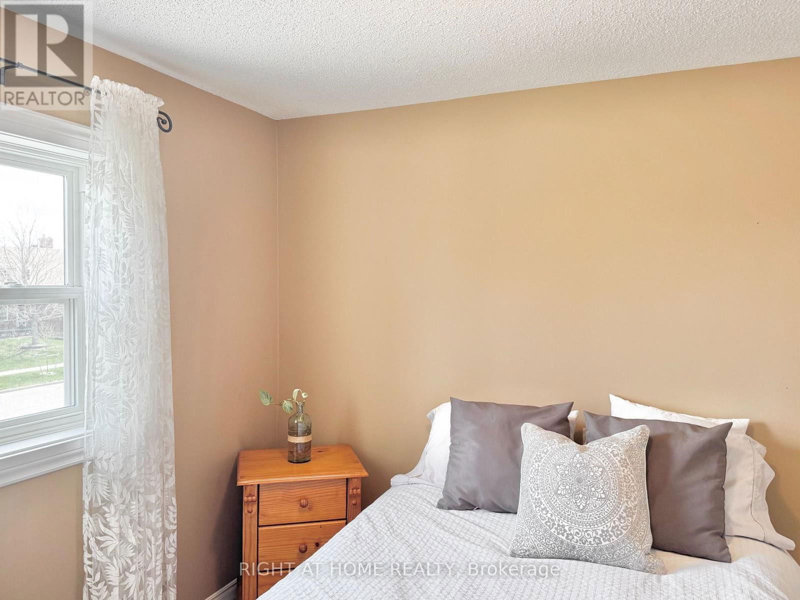 11 PASSMORE AVENUE Image 25