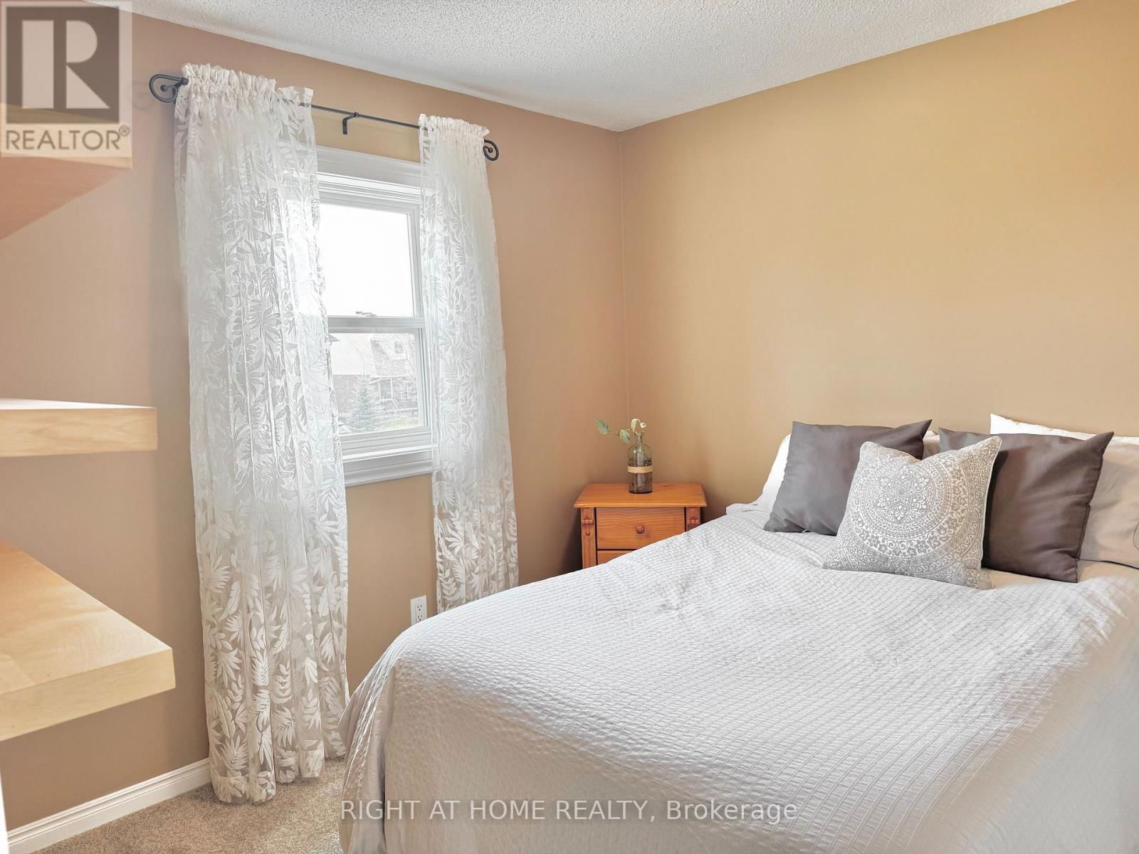 11 PASSMORE AVENUE Image 26