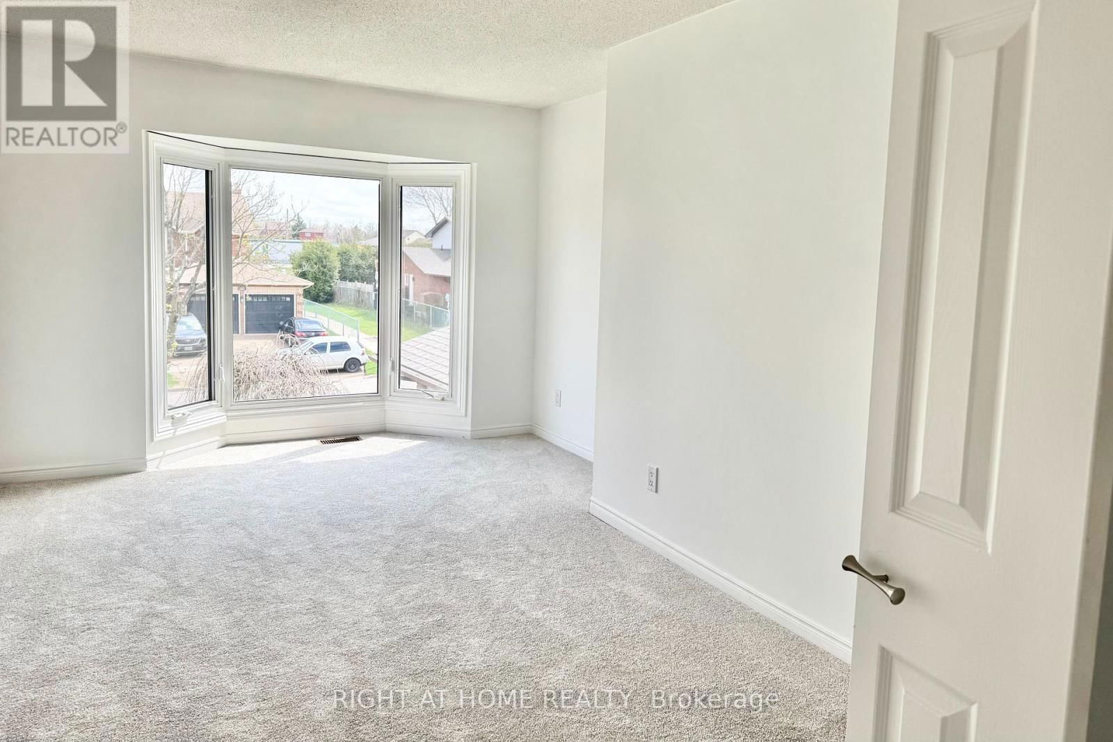 11 PASSMORE AVENUE Image 28