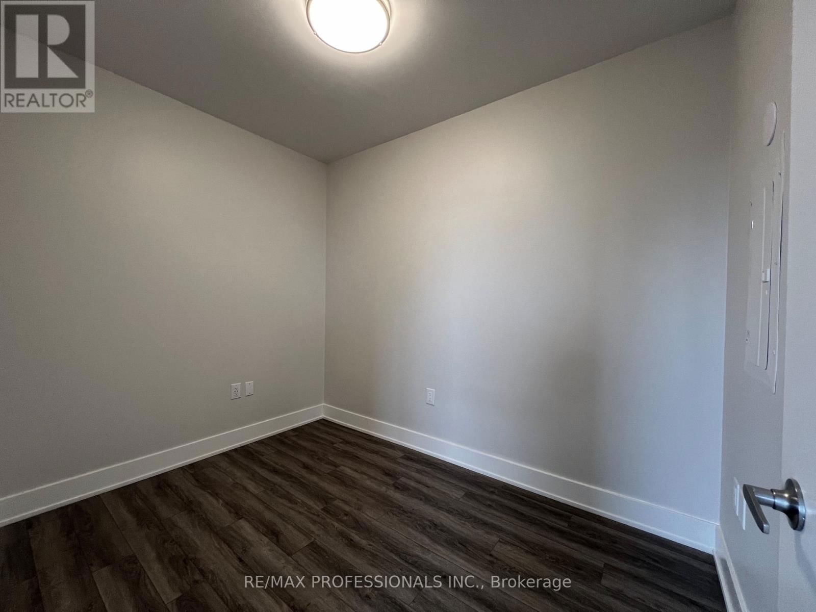 122 - 62 DIXFIELD DRIVE Image 10