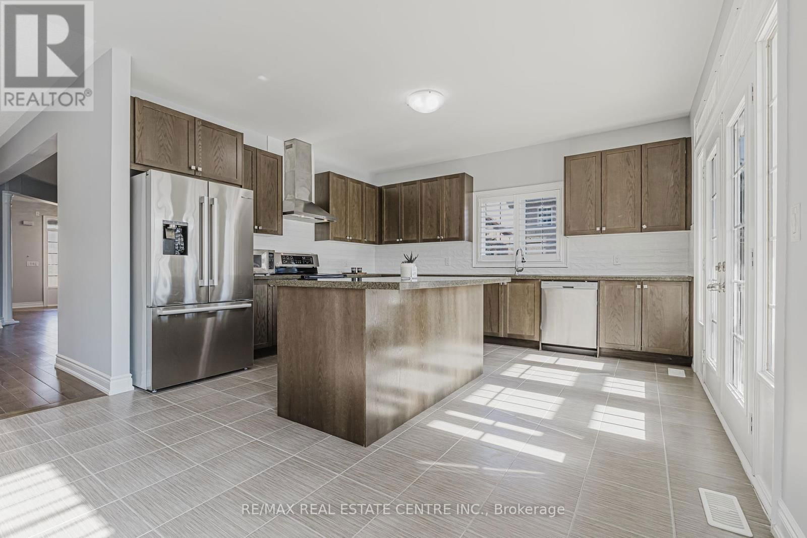 78 HOLLOWGROVE BOULEVARD Image 15