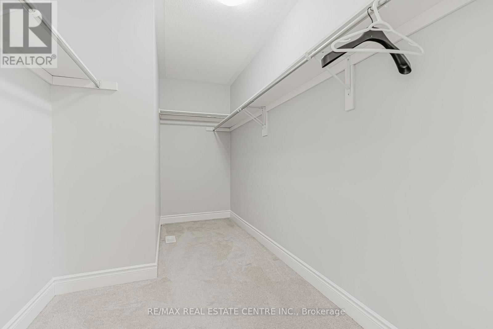 78 HOLLOWGROVE BOULEVARD Image 21