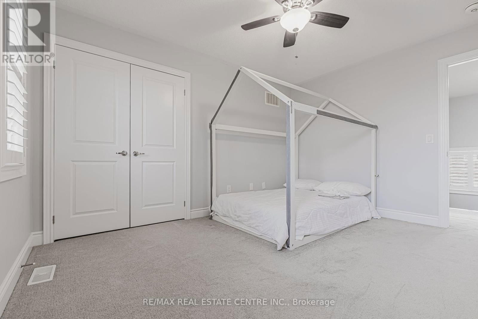 78 HOLLOWGROVE BOULEVARD Image 25