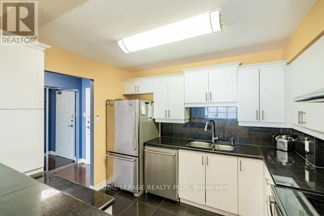 1107 - 5280 LAKESHORE ROAD Image 23