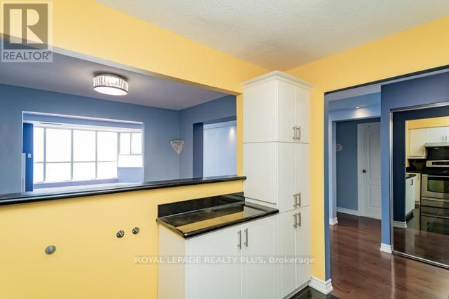 1107 - 5280 LAKESHORE ROAD Image 26