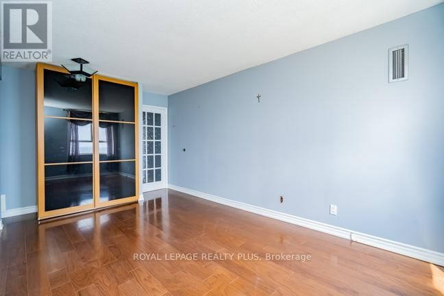 1107 - 5280 LAKESHORE ROAD Image 30