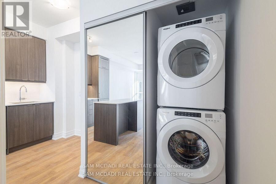 2709 - 30 ELM DRIVE Image 13