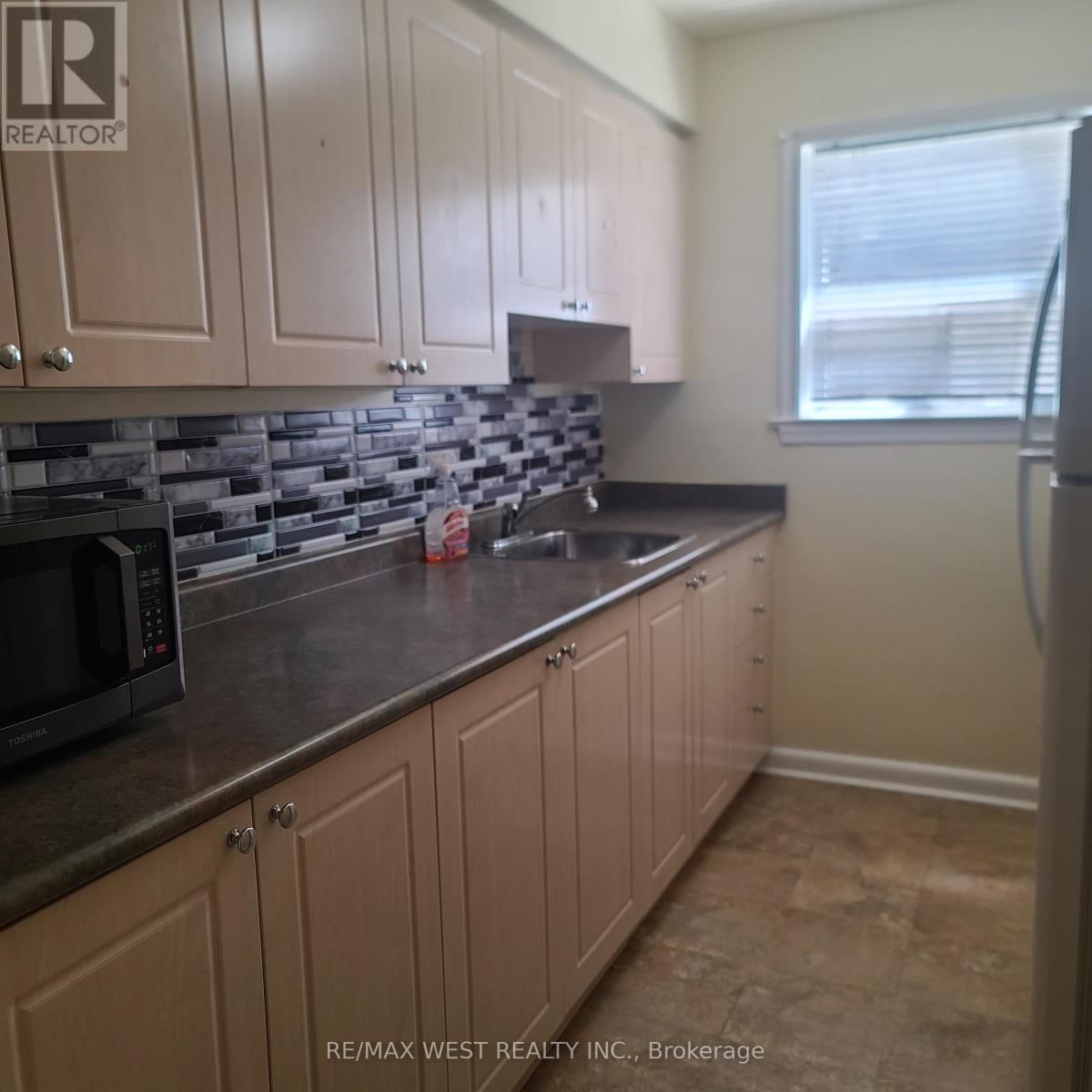 3576 DUFFERIN STREET Image 1