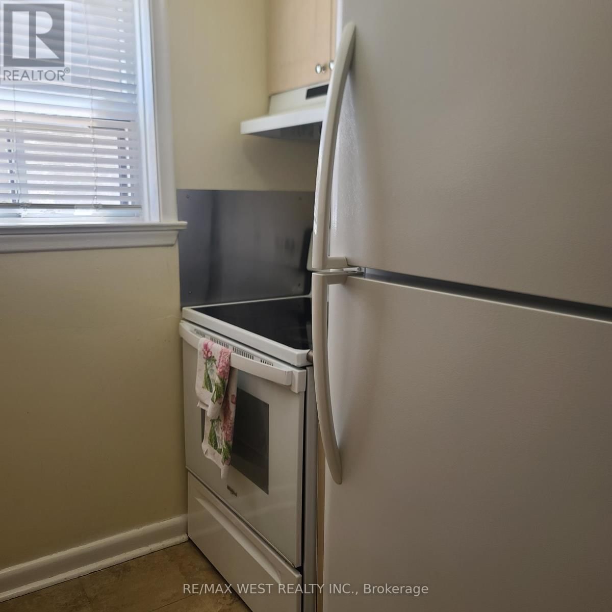 3576 DUFFERIN STREET Image 2