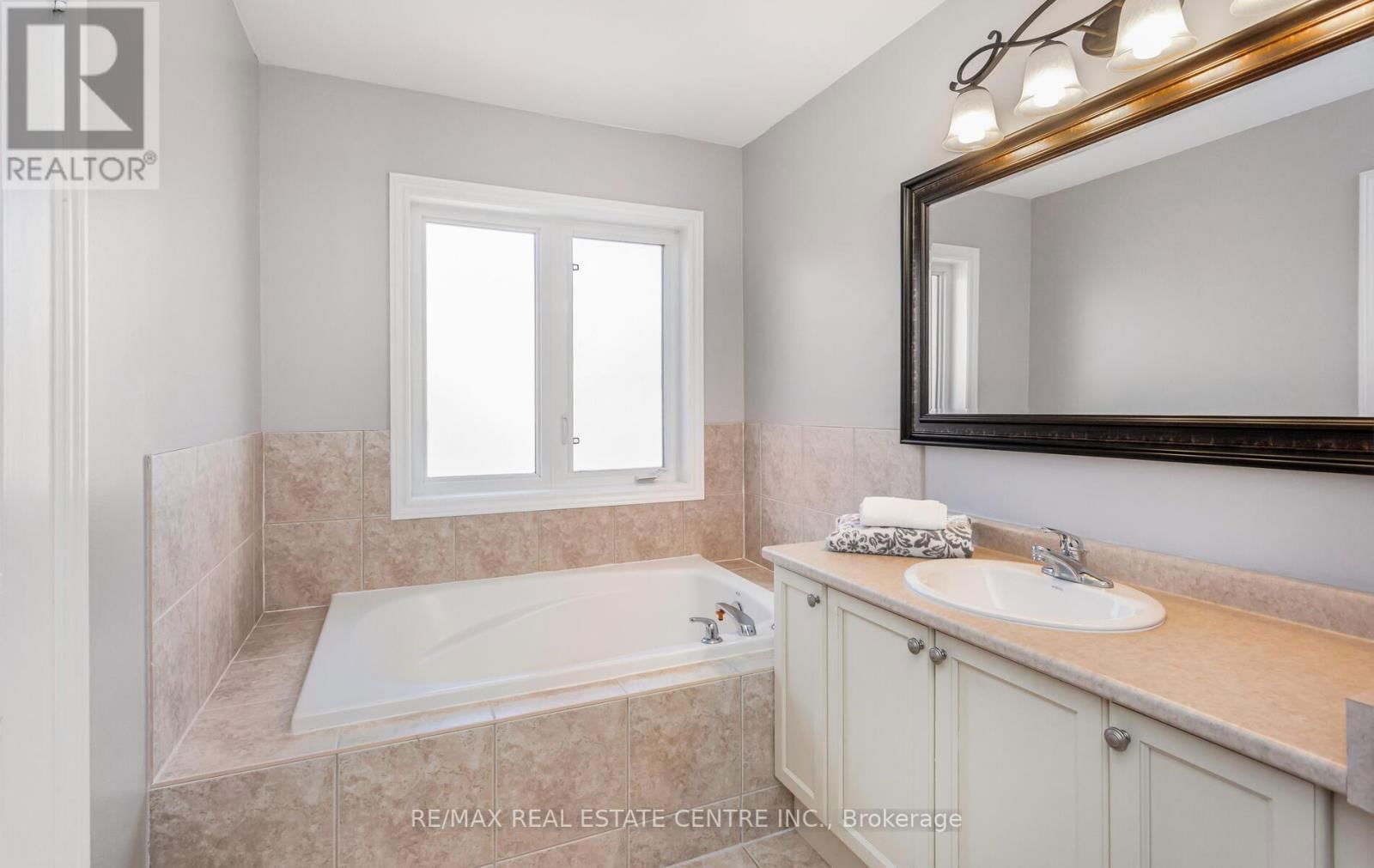 5 SERENITY STREET Image 23