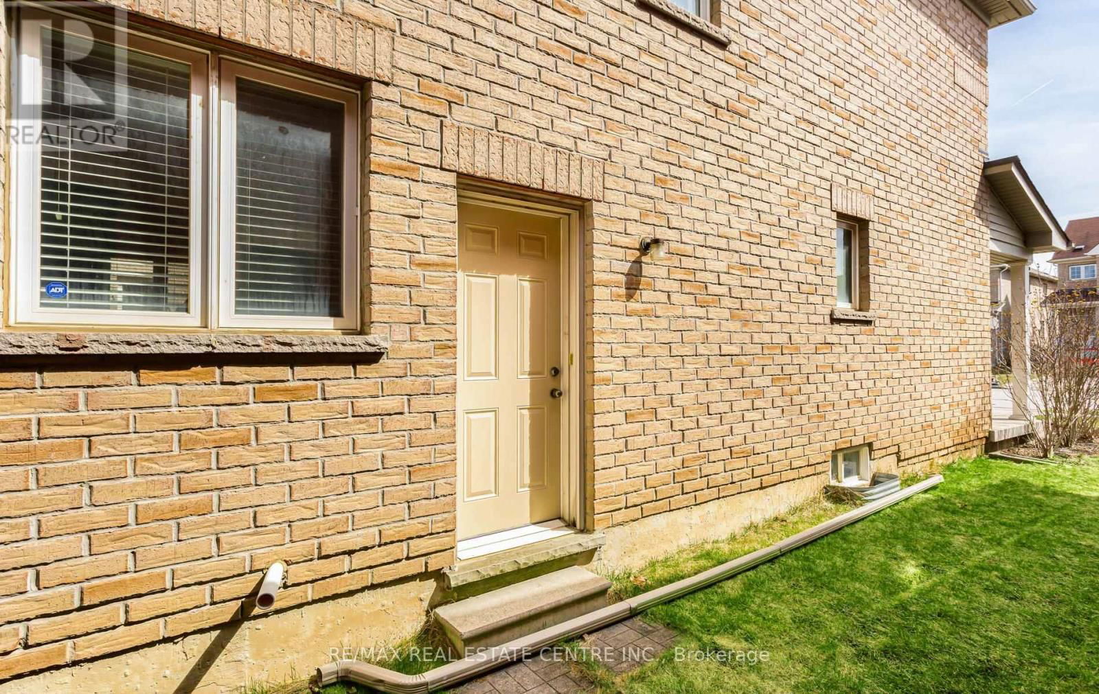 5 SERENITY STREET Image 29